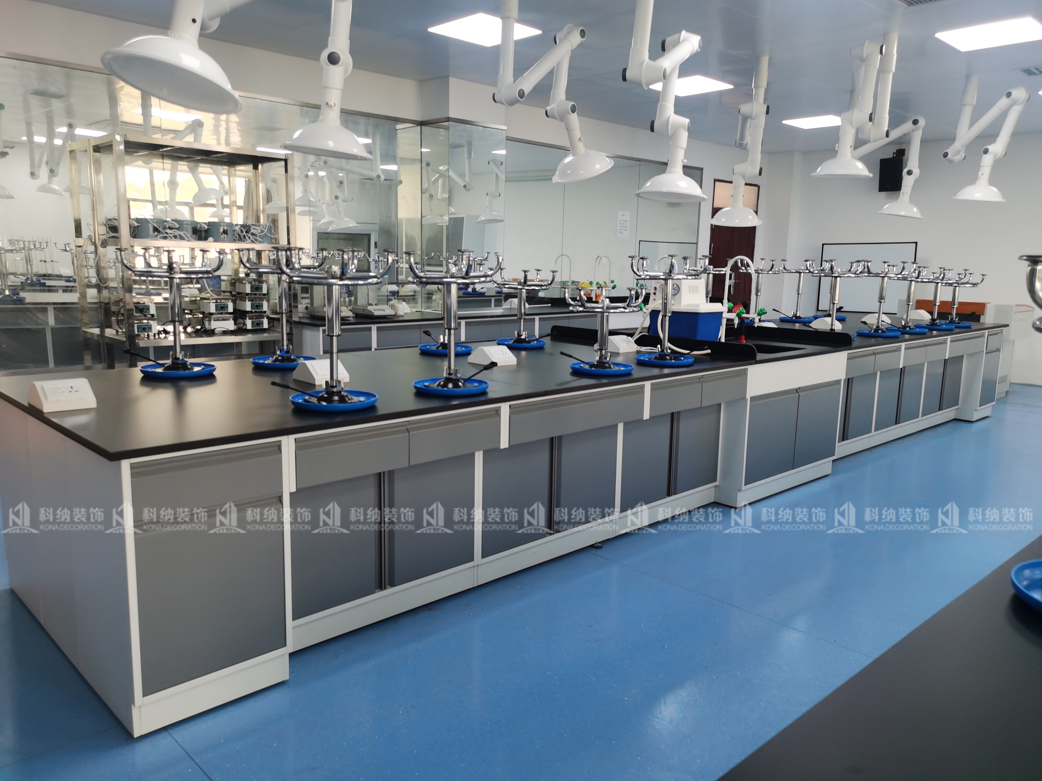 学校实验室装修实景.jpg